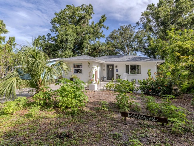 Building Photo - 829 Groveland Ave