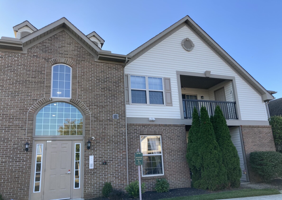 736 Hidden Springs Dr, Lewis Center, OH 43035 Condo for Rent in Lewis