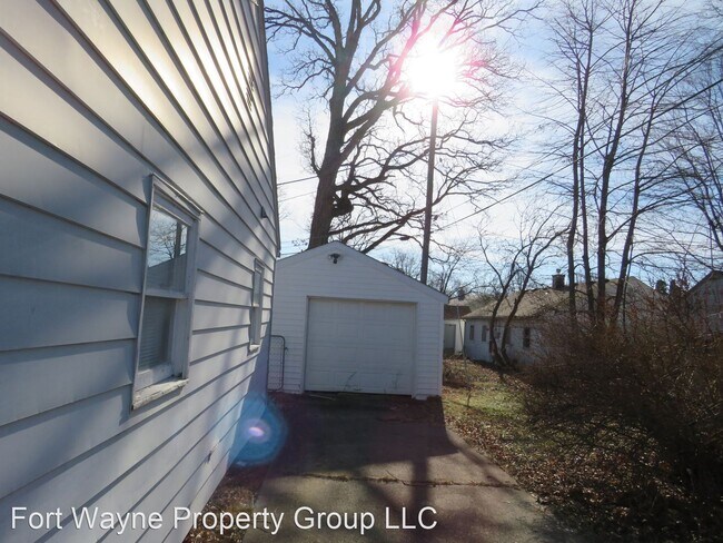 Foto del edificio - 3 br, 1 bath House - 1110 E Pettit Avenue