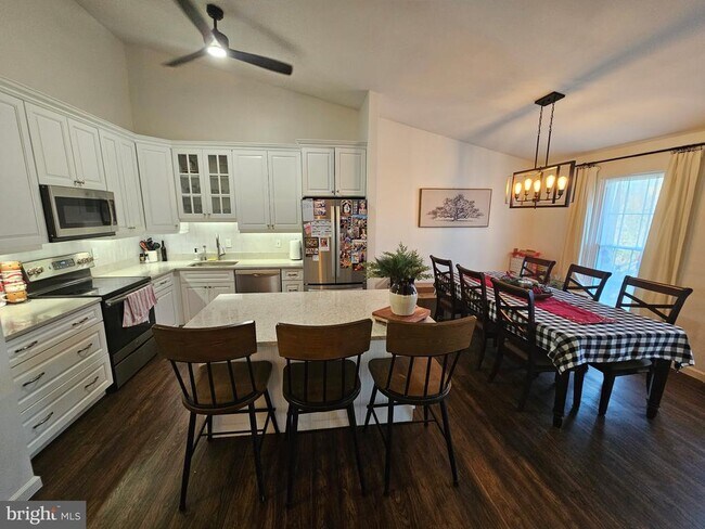 Foto del edificio - 5909 Wood Sorrels Ct