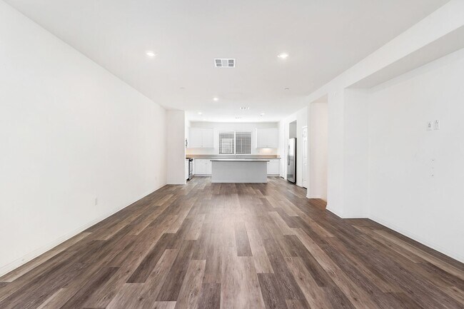 Building Photo - Modern Tri-Level Townhome in Gated Gardena Community with 2-Car Garag