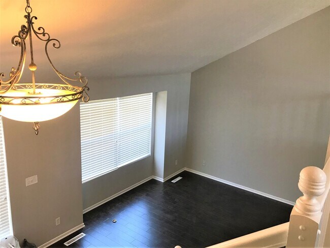 Foto del edificio - **Coming Soon** 8/1 Move in SW Omaha Charm...