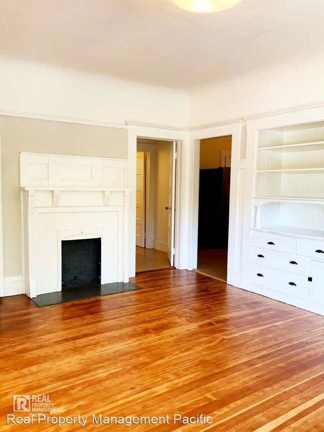 Building Photo - 4 br, 1.5 bath House - 2501 Russell Street