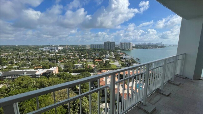 Foto del edificio - 4000 Towerside Terrace