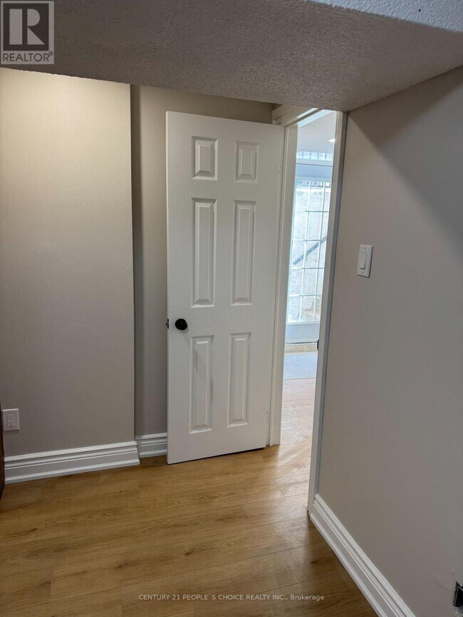 Building Photo - 2456 Brasilia Cir