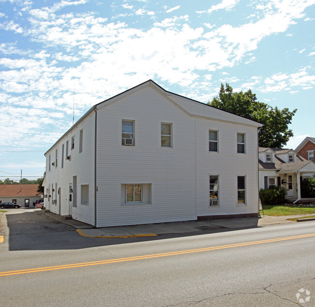 Building Photo - 128 S Miami St