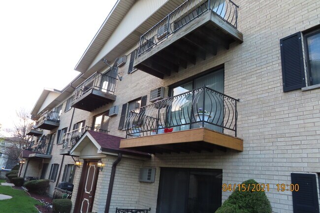 Building Photo - 2143 N Harlem Ave