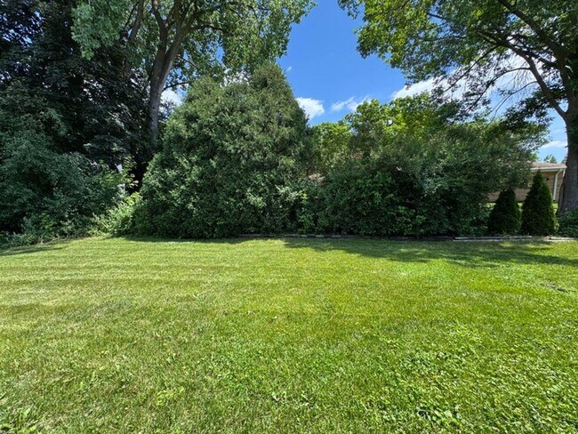 Foto del edificio - 3 Bedroom Single Family