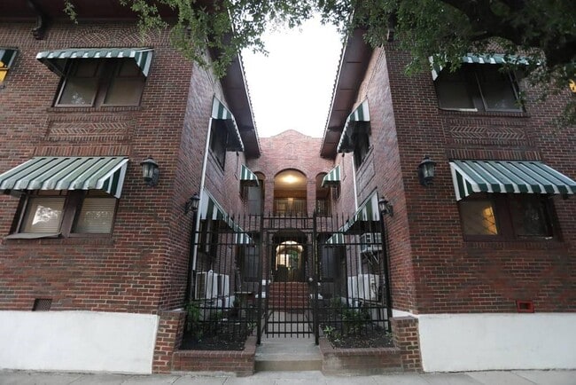 Building Photo - 1416 Austin St