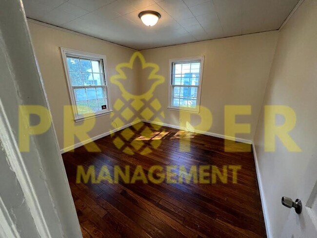 Foto del edificio - 3 bedrooms 1 bathroom house