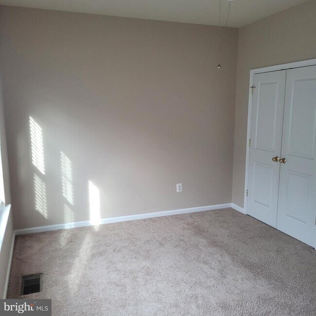Foto del edificio - 5854 Donovan Ln