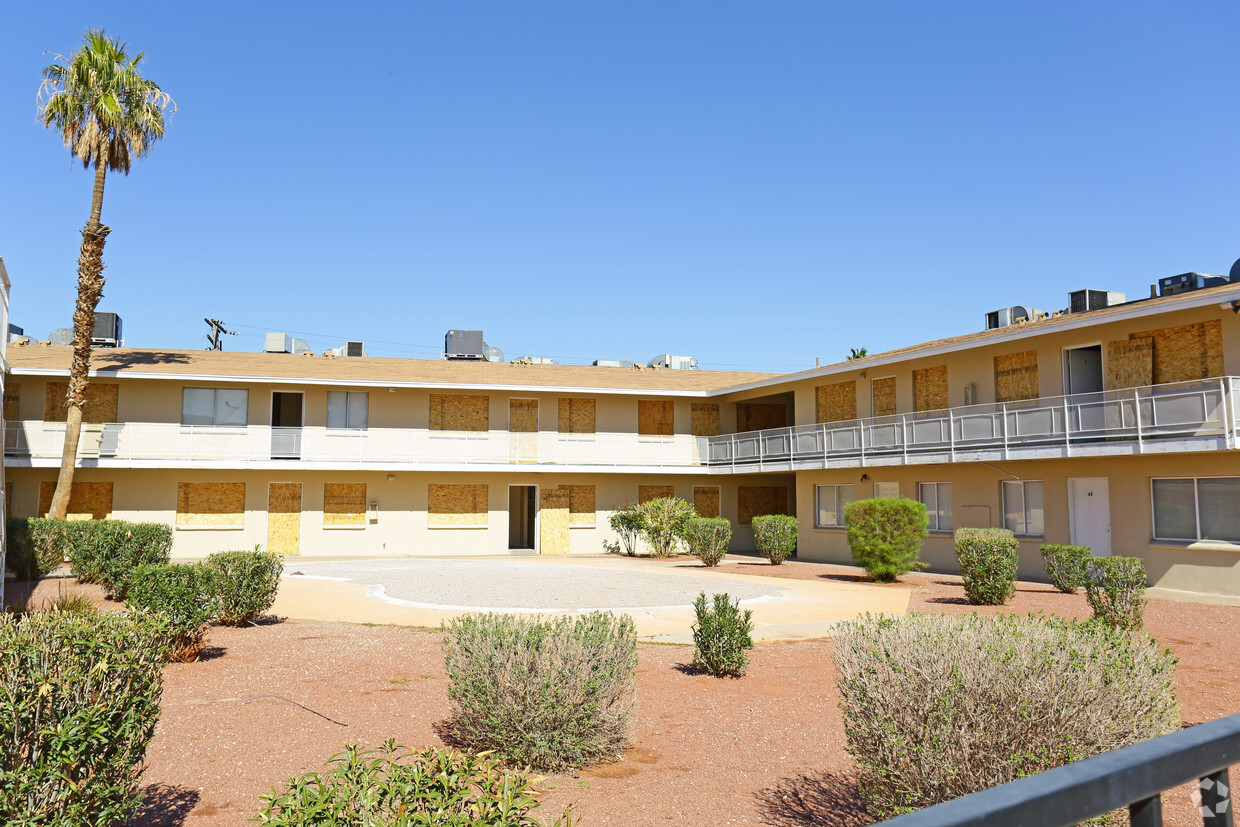 Primary Photo - Palm Terrace Apartments