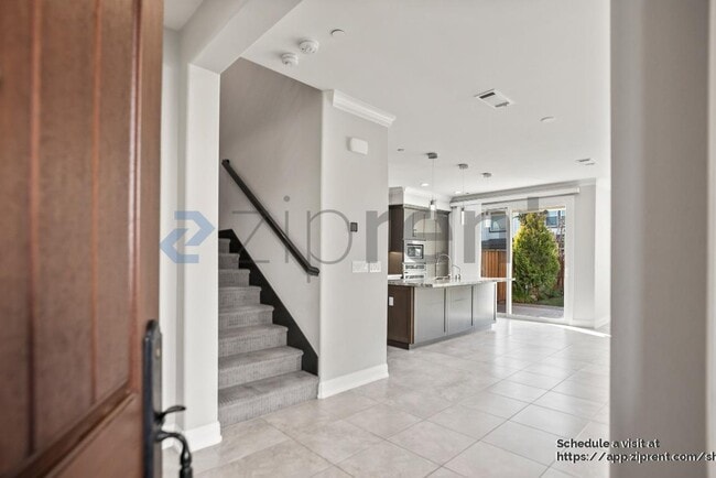 Building Photo - 205 Vereda del Turia