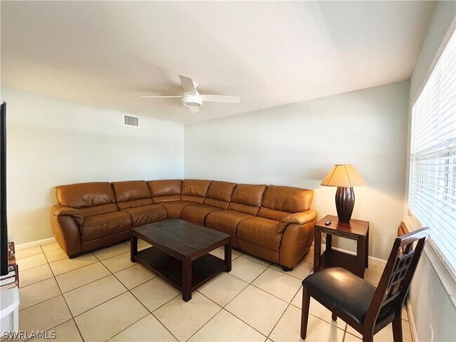 Foto del edificio - 1036 Frank Whiteman Blvd