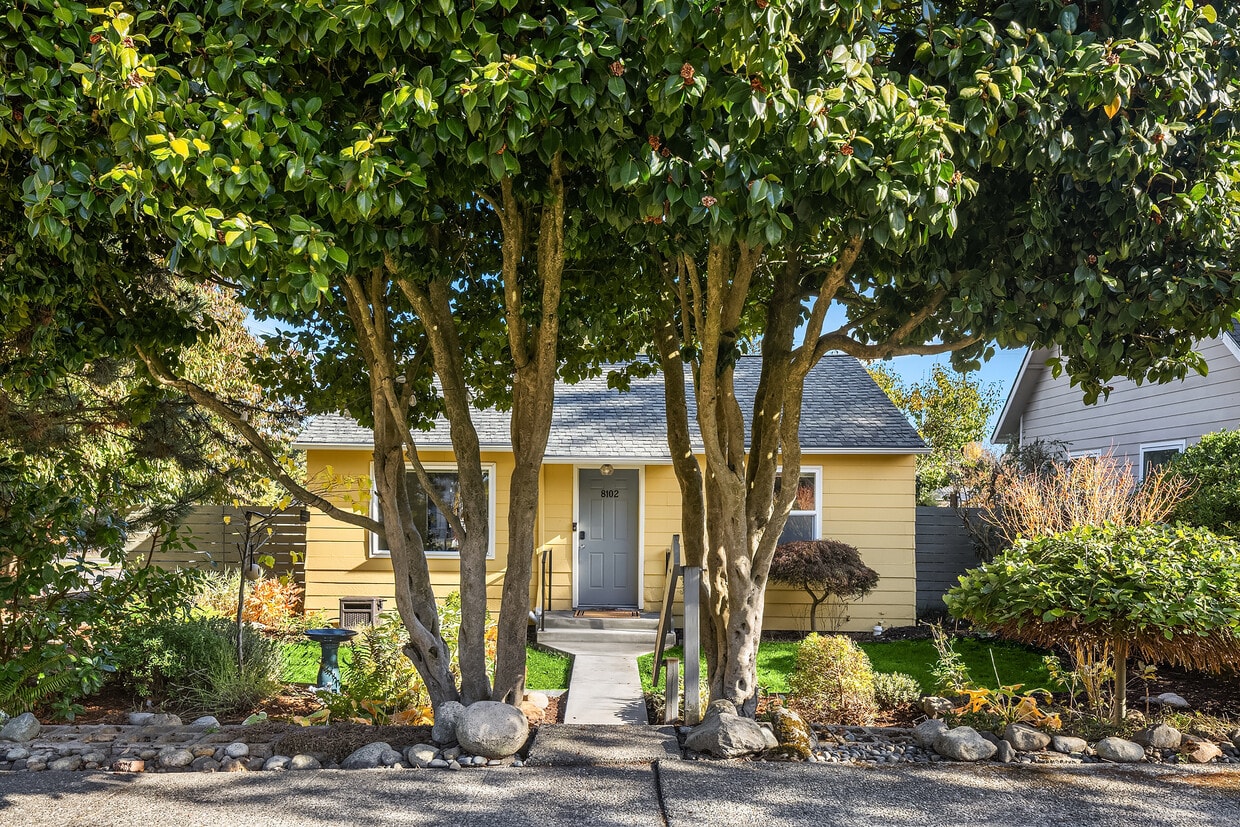 Foto principal - 8102 13th Ave SW