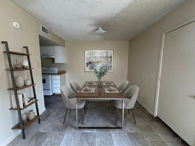 Building Photo - 4504 Chase Cir