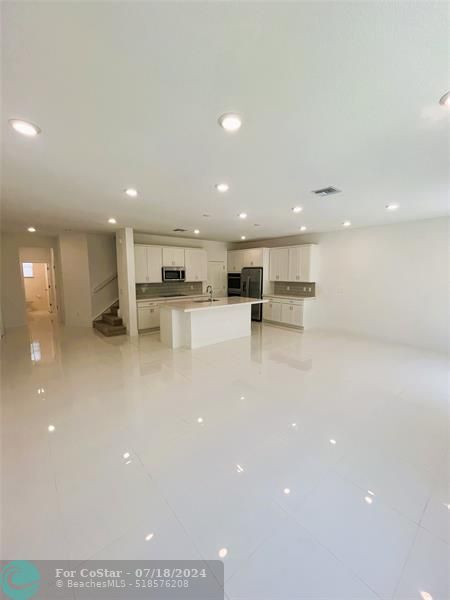 Building Photo - 214 Preserve Trl S