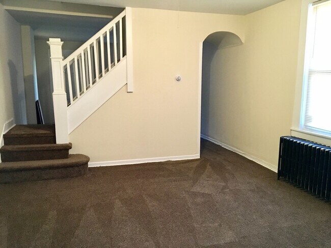 Foto del edificio - Must-see 2 Bed/1 Bath EOG Townhome in Broo...