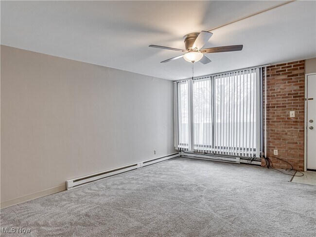 Foto del edificio - 2331 E Market St