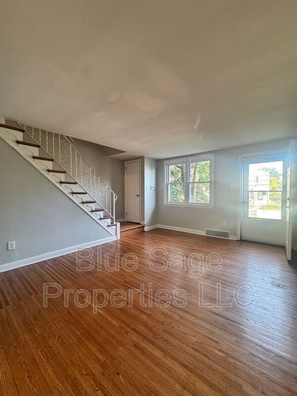 Foto del edificio - 2304 Bond Ave