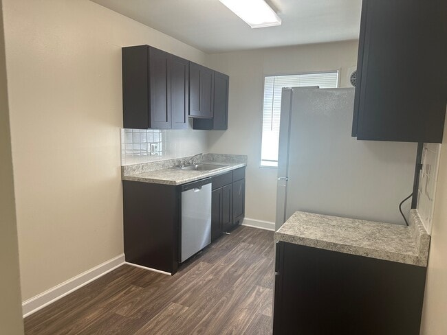 Foto del edificio - White Oak Garden Apartments