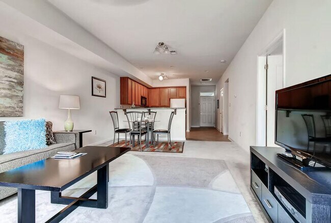 Foto del edificio - 3204 Ravens Crest Dr