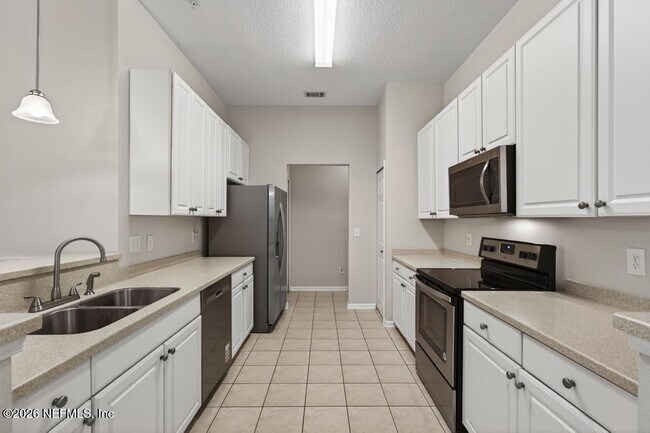 Building Photo - 9400 Underwing Way