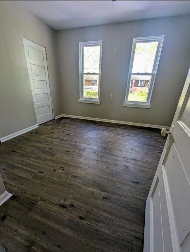 Building Photo - Cozy 2 Bedroom 1 Bathroom Home