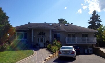 Building Photo - 45 Assiniboine Dr