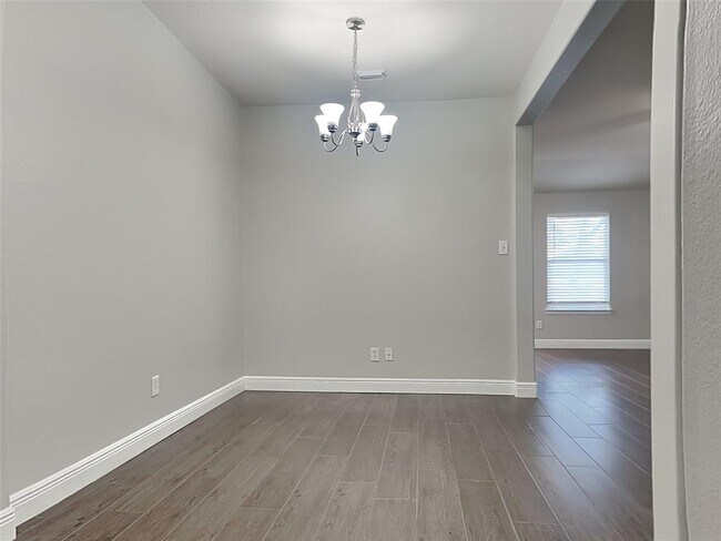 Building Photo - 5019 Willow Point Dr