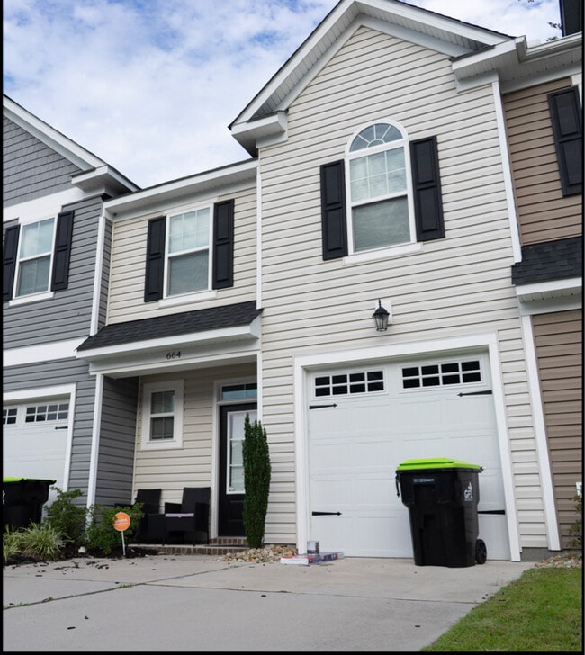 Building Photo - 664 Revival Ln.