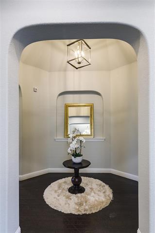 Foto del edificio - 221 Canterbury Ct