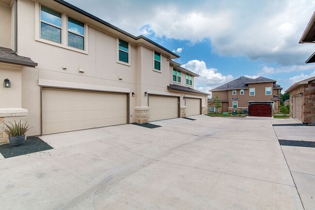 Foto del edificio - 13800 Lyndhurst St