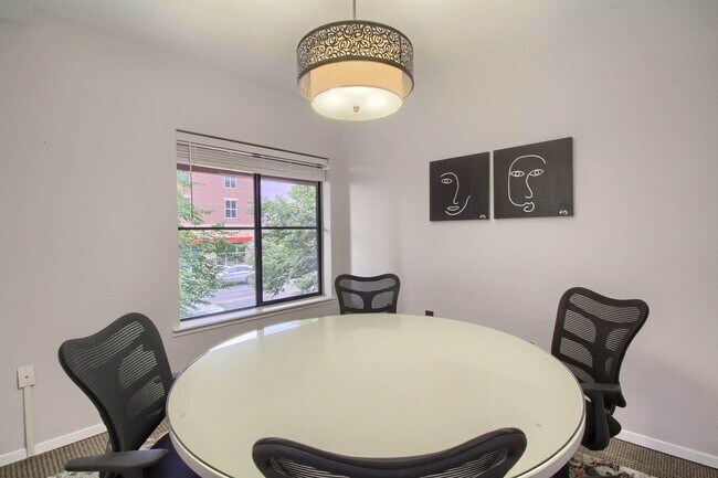 Foto del edificio - 3295 Blake St