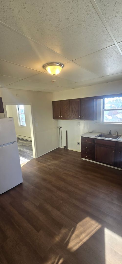 Foto del edificio - 154 Garibaldi Ave