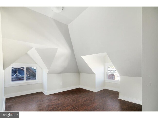 Foto del edificio - 4922 Cedar Ave