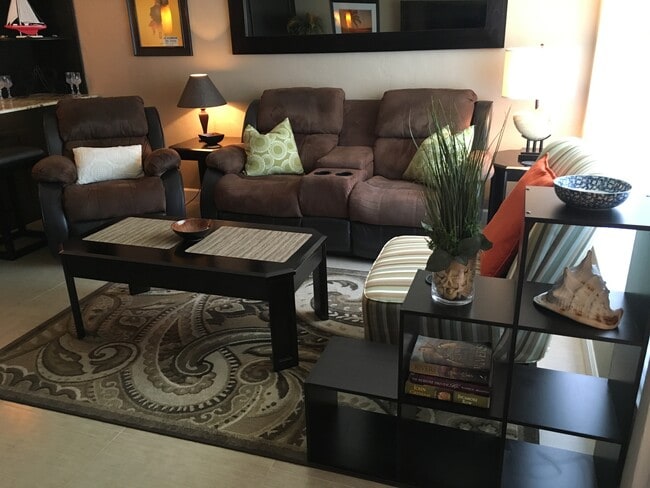 Living room recliner sofas - 2850 30th NE St