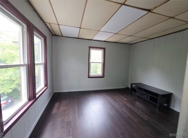 Building Photo - 1037 Walden Ave