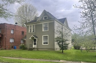 Building Photo - 163 Edgwood St