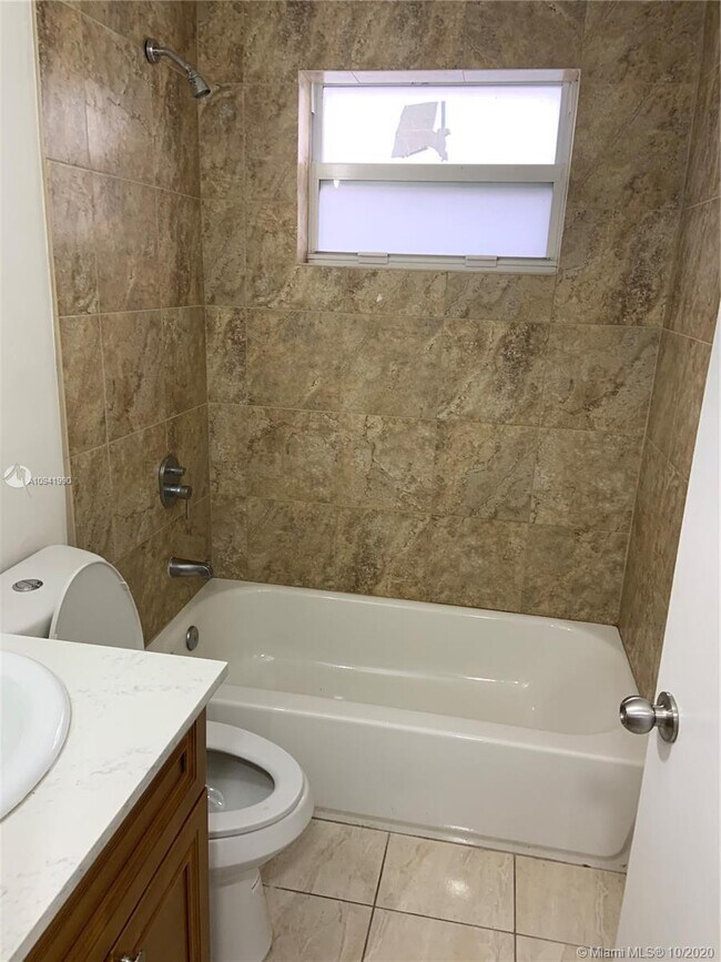 Foto del edificio - 1130 NW 62nd St