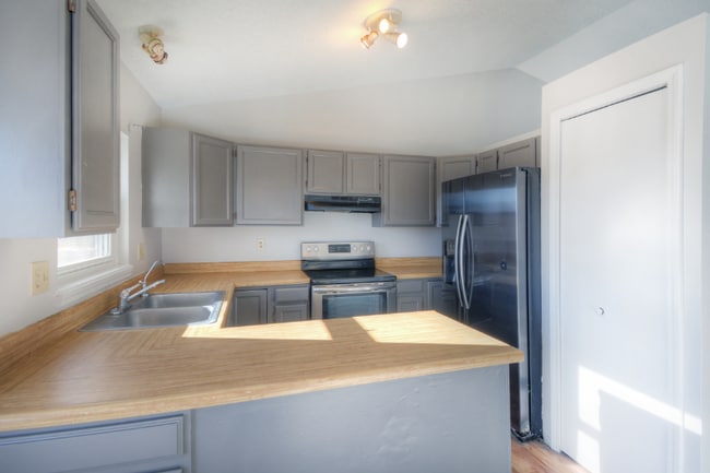 Building Photo - 3986 Red Cedar Dr