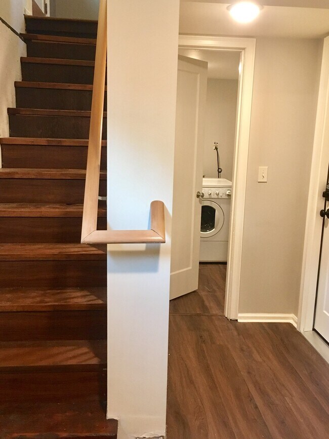 y lavandería en el lugar. - 1765 NE Holman St