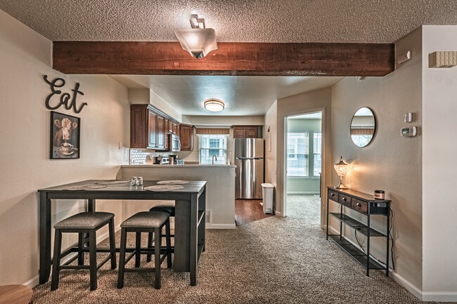 Building Photo - 2665 Hatch Cir