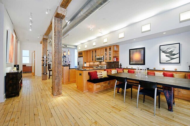 Building Photo - 227 Grand St