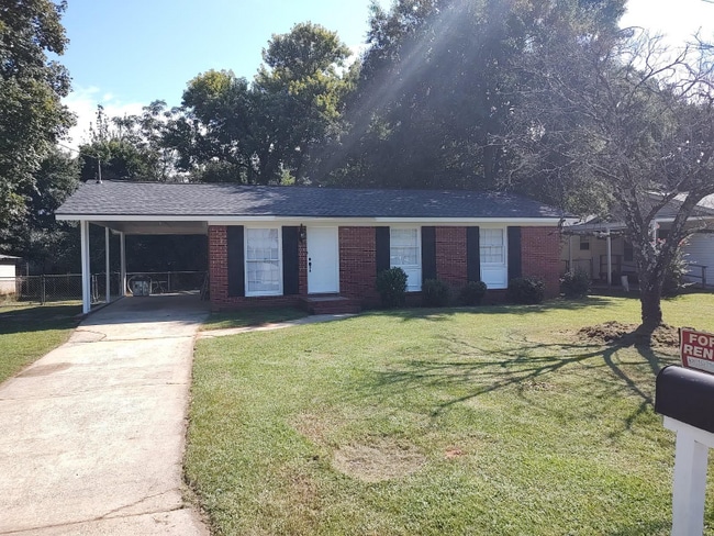 Building Photo - 307 Sarah Dr