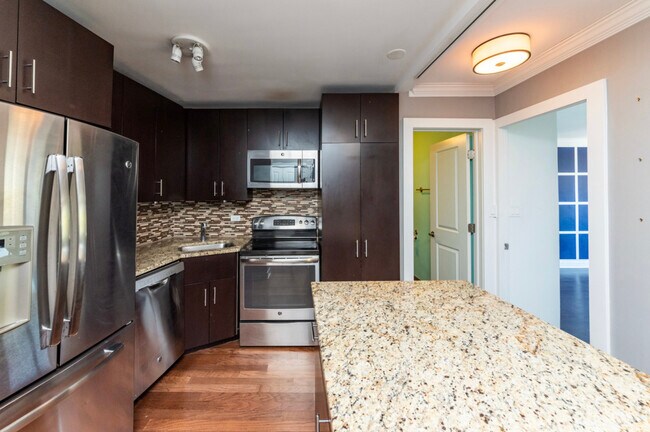 Foto del edificio - 2930 N Sheridan Rd