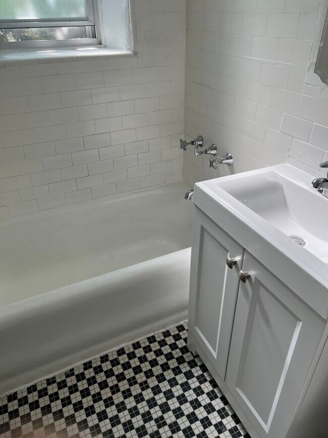 Rutgers Arms Apartments in Belleville, NJ