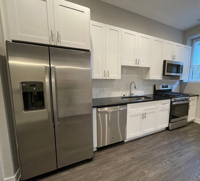 Foto del edificio - 4643 N Malden St