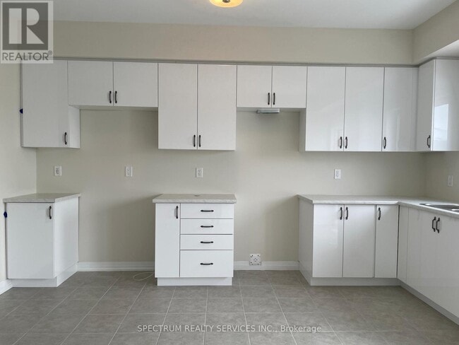 Building Photo - 660 Colborne St W