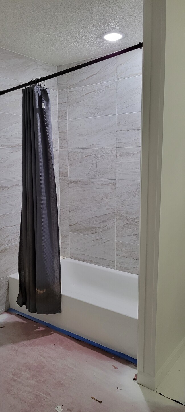 Foto del edificio - 633 Live Oak Ln